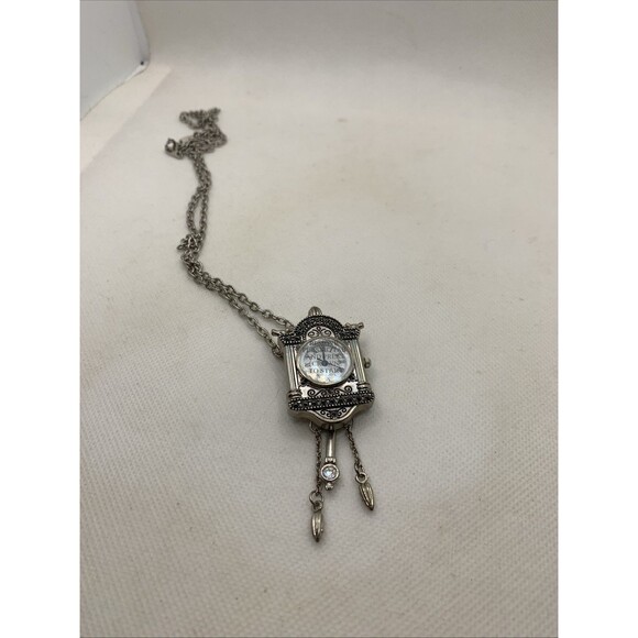 Avon 25mm Silver Tone Cuckoo Clock Pendant Brooch/Necklace w/Pin & chain Working - Picture 2 of 6